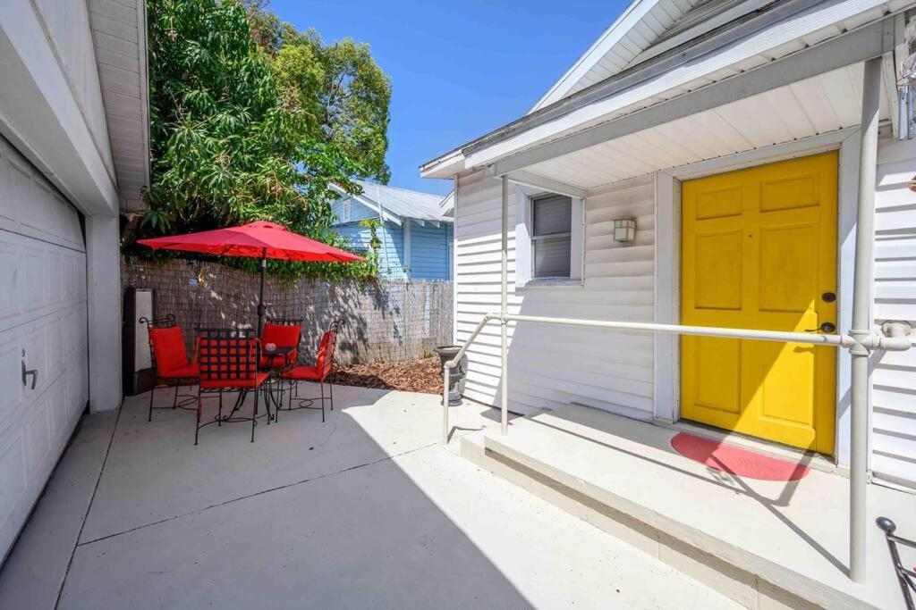 No Ho Yellow Door Bungalow 坦帕 外观 照片